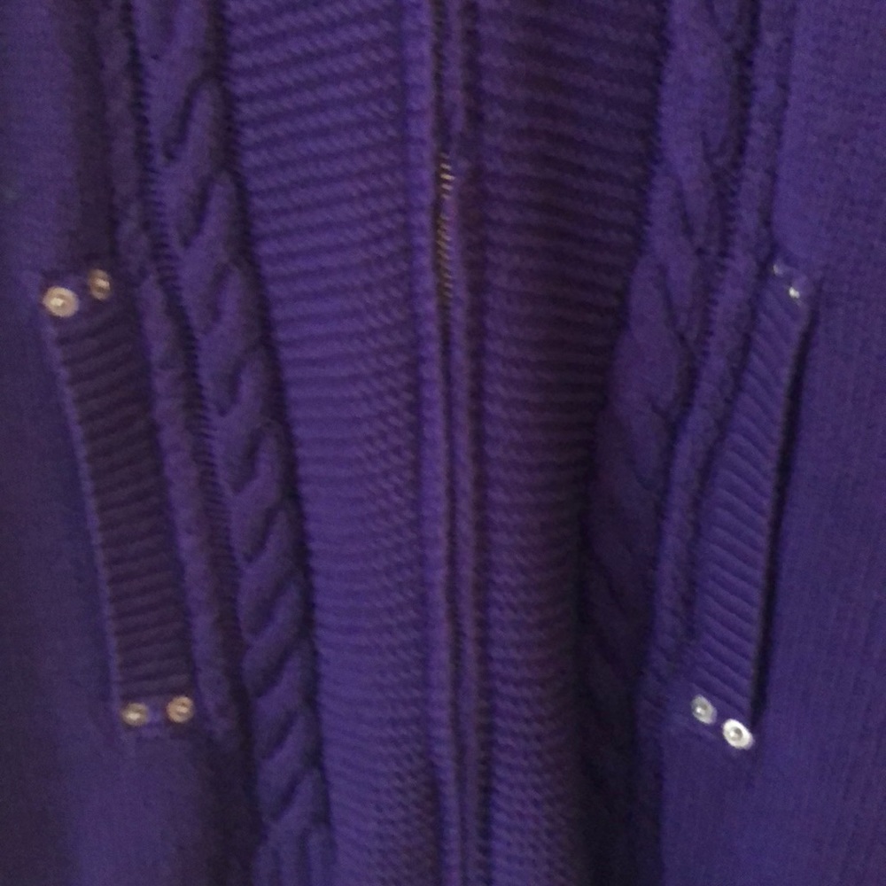 Sweater - Picture 3 of 3
